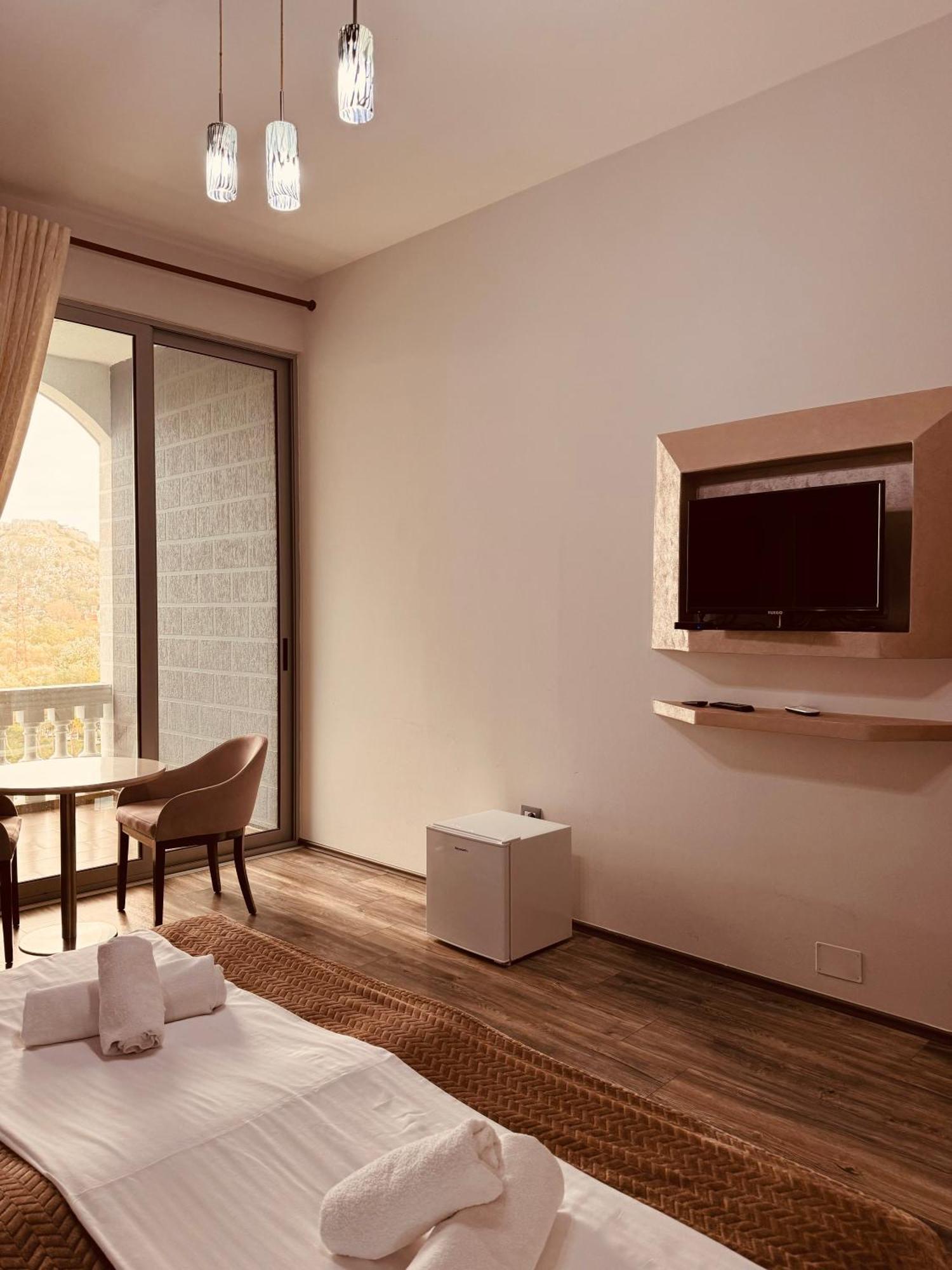 Prince Of Lake Hotel Shkoder Luaran gambar