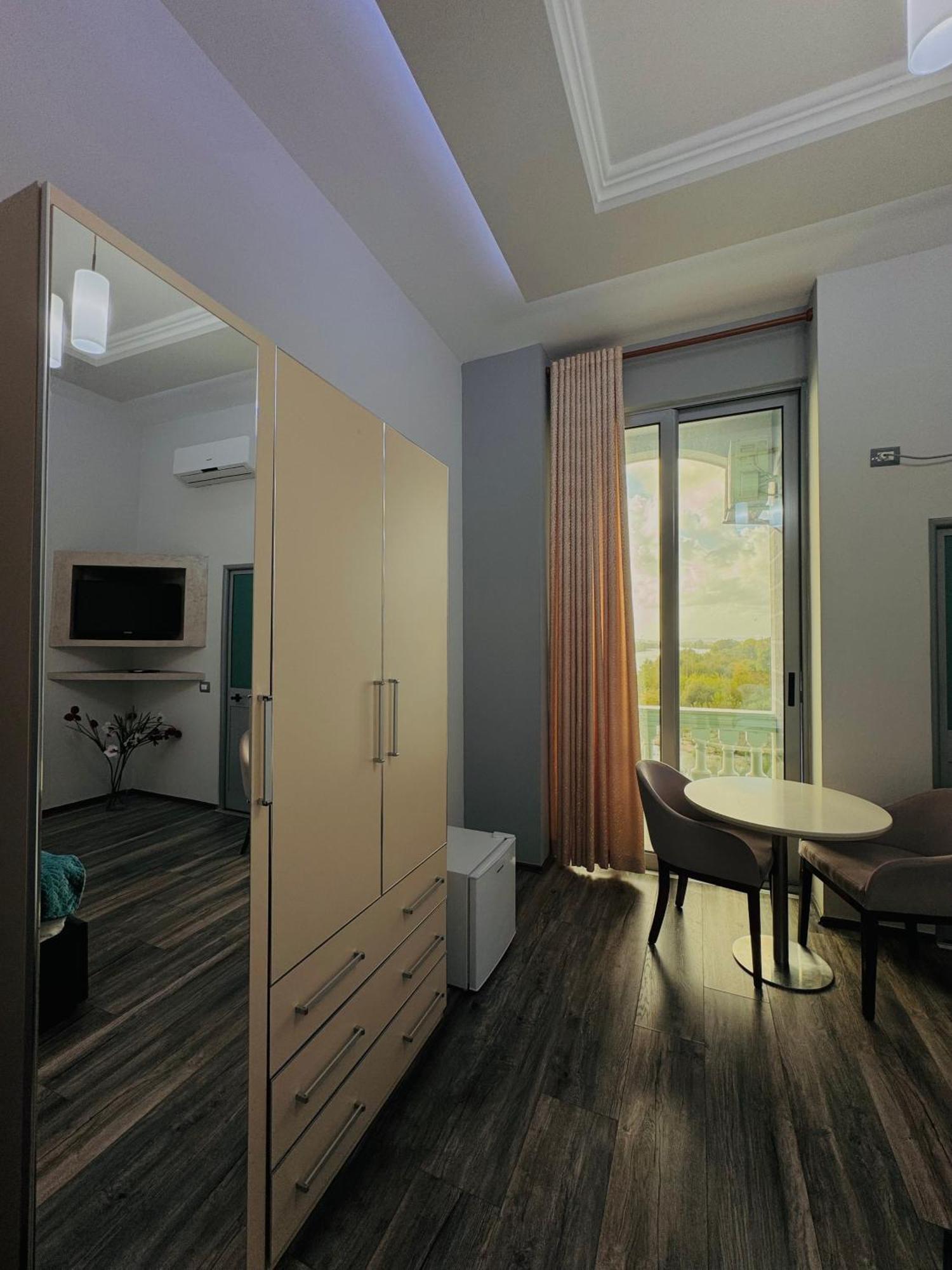 Prince Of Lake Hotel Shkoder Luaran gambar