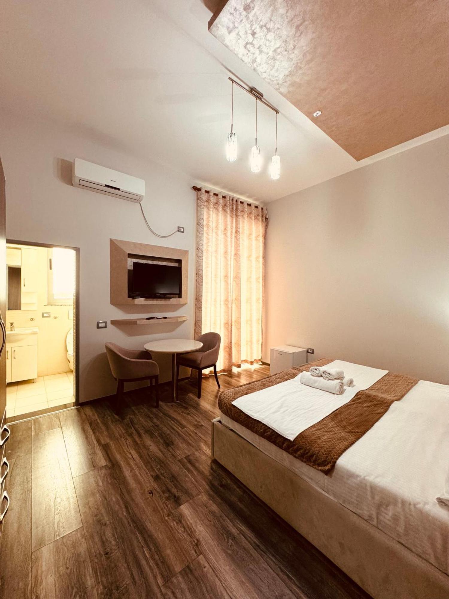 Prince Of Lake Hotel Shkoder Luaran gambar