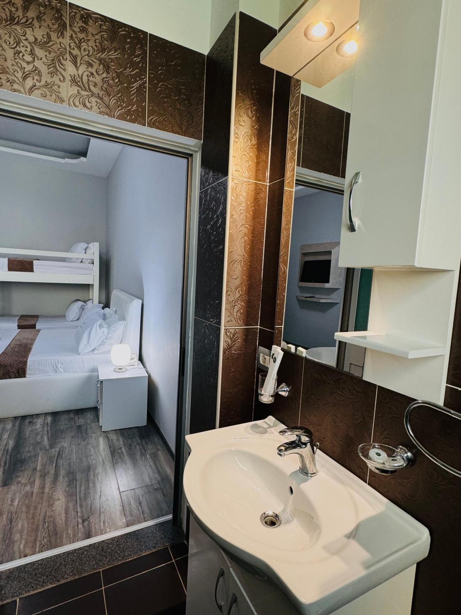 Prince Of Lake Hotel Shkoder Luaran gambar